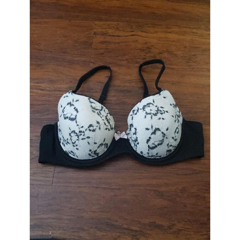 Victoria's Secret White Black Lace Lined Demi Bra Size 36C Romantic Fairy Trendy